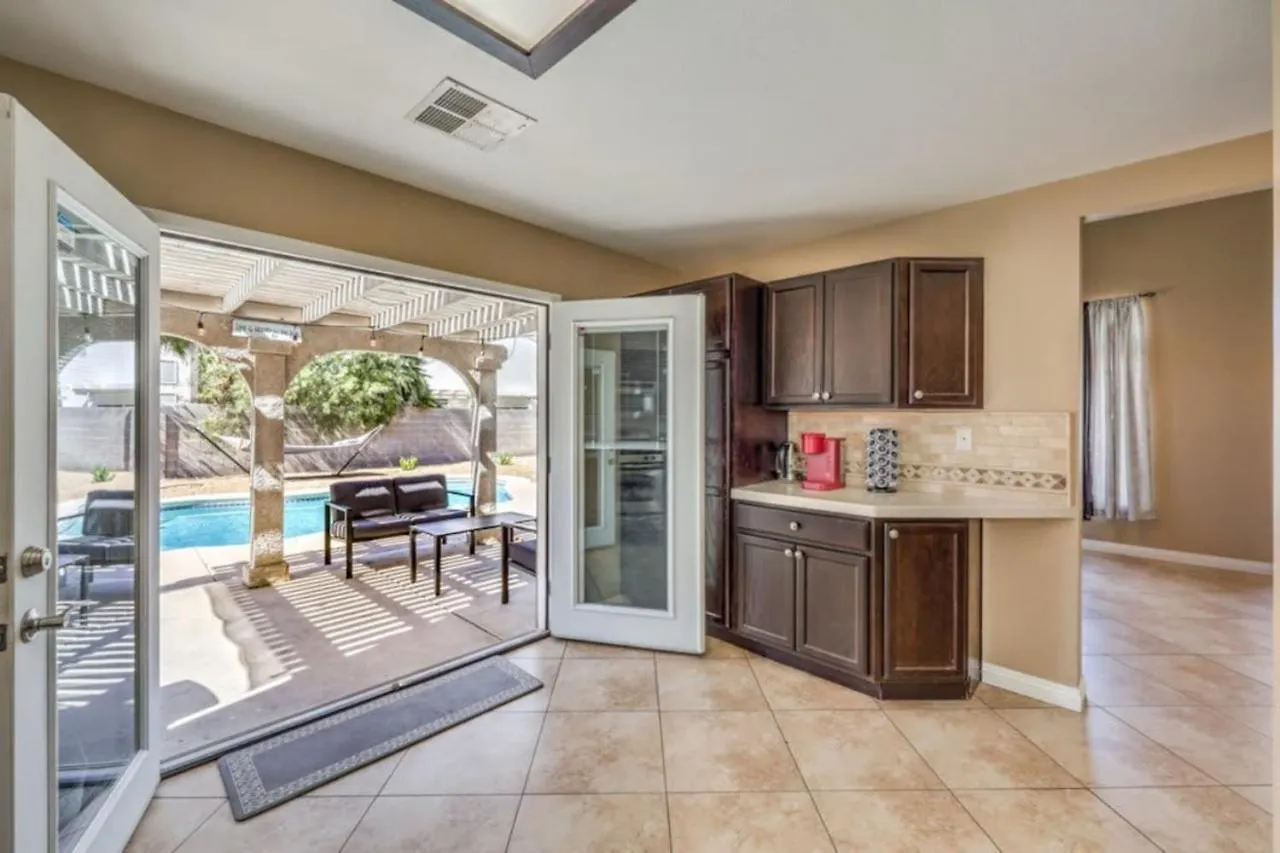 Dom wakacyjny Home In Vegas With Pool Las Vegas